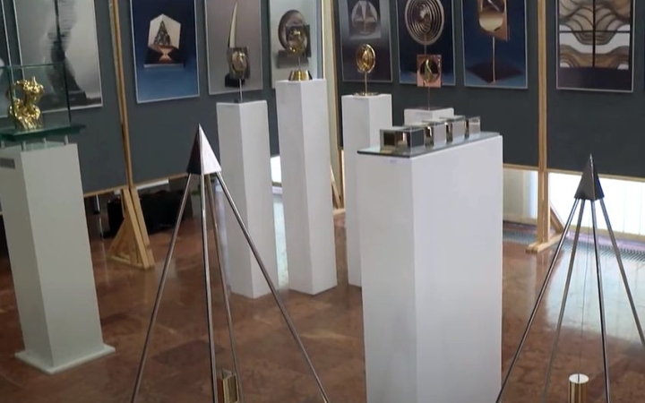 Gazdag pályától búcsúzik a "fémművész"