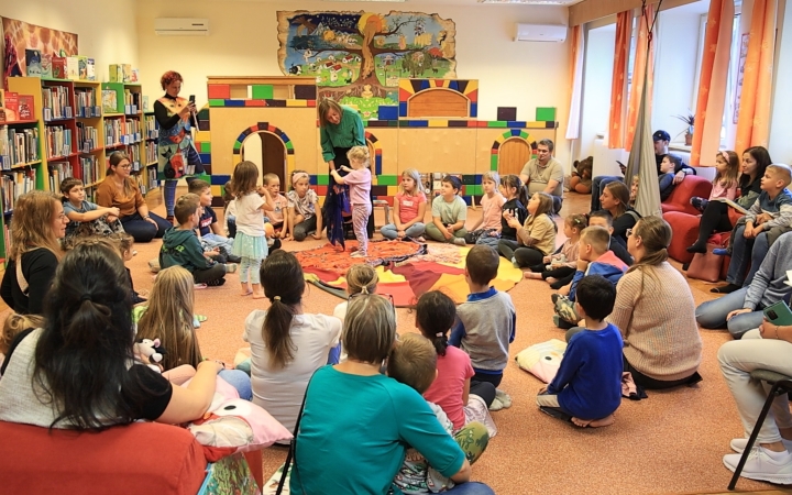 Könyvtári kavalkád a népmese jeles napján