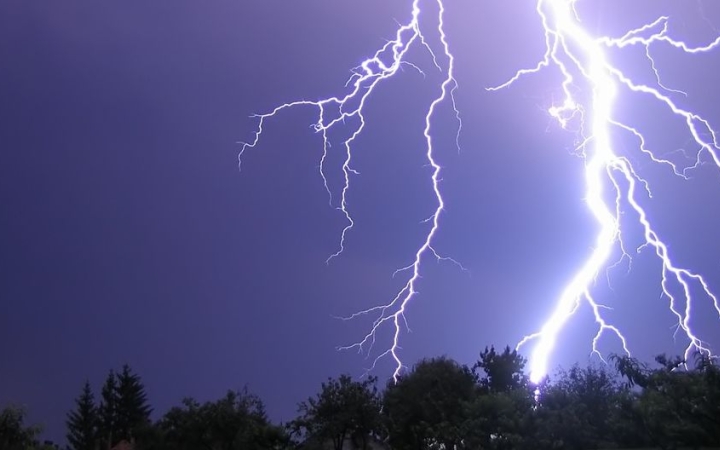 Nyughatatlan időjárás - újabb riasztásokat adtak ki