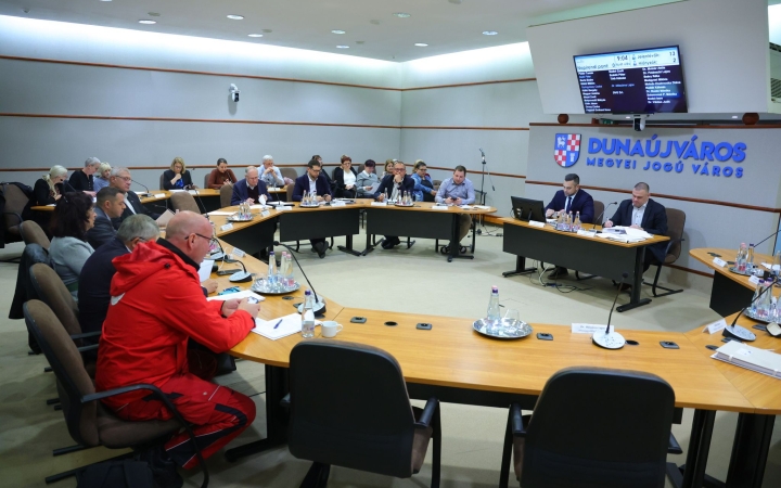 Közgyűlés: több pénzhez jutottak a város intézményei a döntések révén