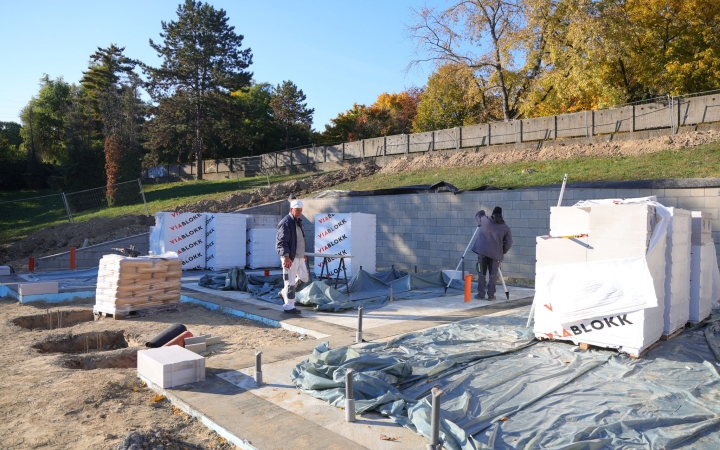 DSTV: jó úton haladnak