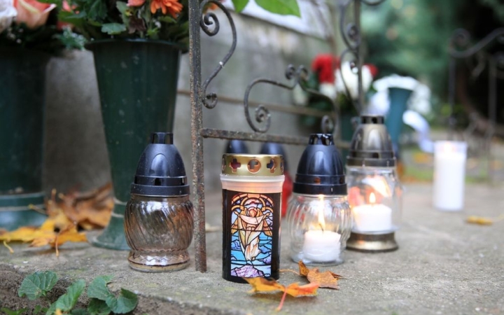 Megemlékezés és közös gyertyagyújtás a halottak napja alkalmából Megemlékezés és közös gyertyagyújtás a halottak napja alkalmából