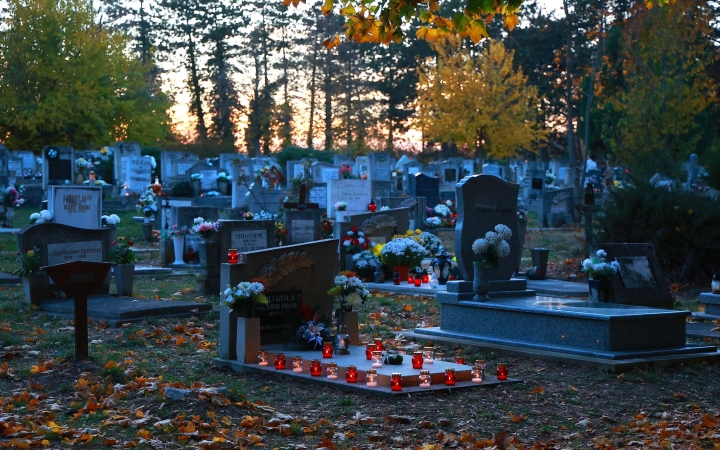 Csöndes és nyugalmas, meghitt gyásznapok