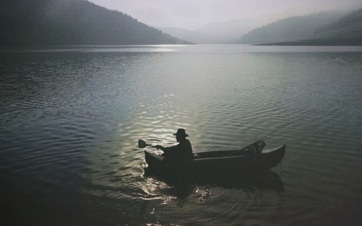 Feltóti Sándor emlékezete – új tárlattal folytatódott a Rosti tantermi sorozata