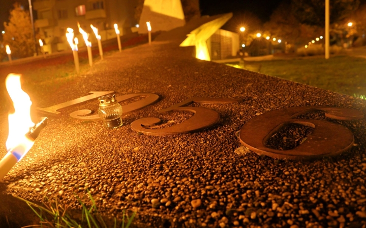 "Pentele nem alkuszik, Dunaújváros nem felejt!" (galériával)