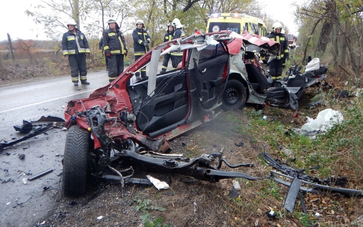 Frontális karambol az 51-es főúton