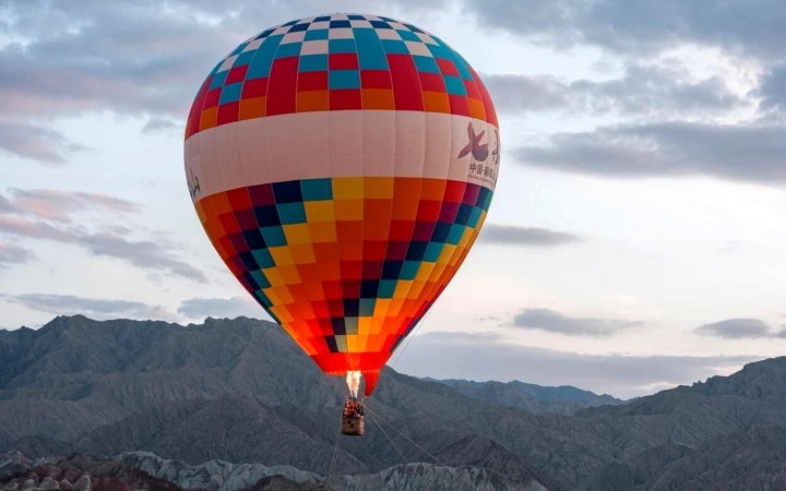 Ajándékba adható élmények: a repülés új dimenziója Ajándékba adható élmények: a repülés új dimenziója