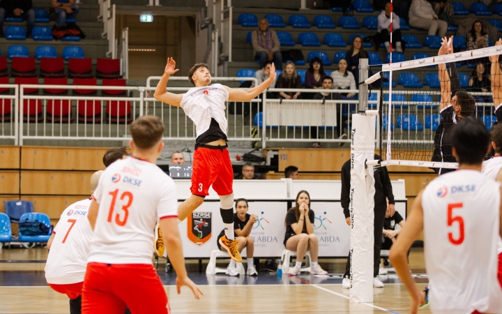 Háromszettes vereség Szegeden