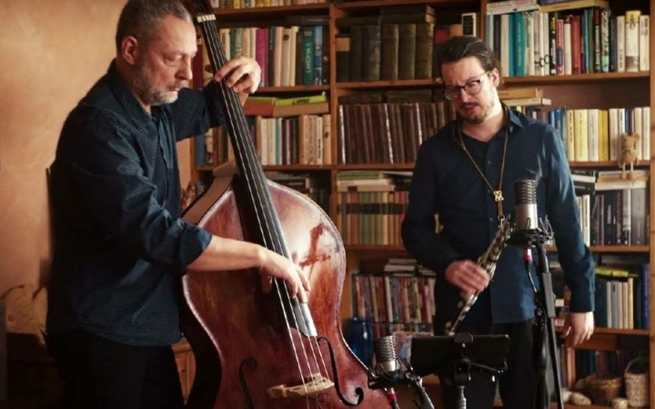 Játék műfaji határok nélkül a könyvtárban