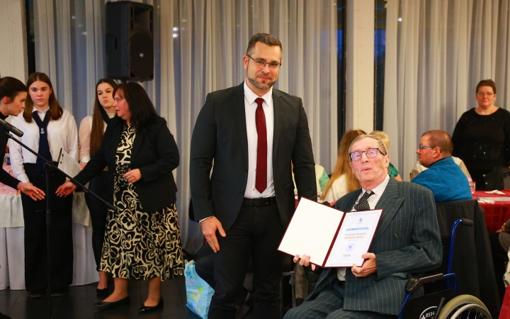 Díjátadó, jubileum, születésnap – ünnepelt a Mozgáskorlátozottak Együtt Egymásért Egyesülete 