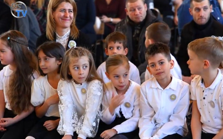 DSTV: kisfecskék a Szabó Magda iskolában DSTV: kisfecskék a Szabó Magda iskolában