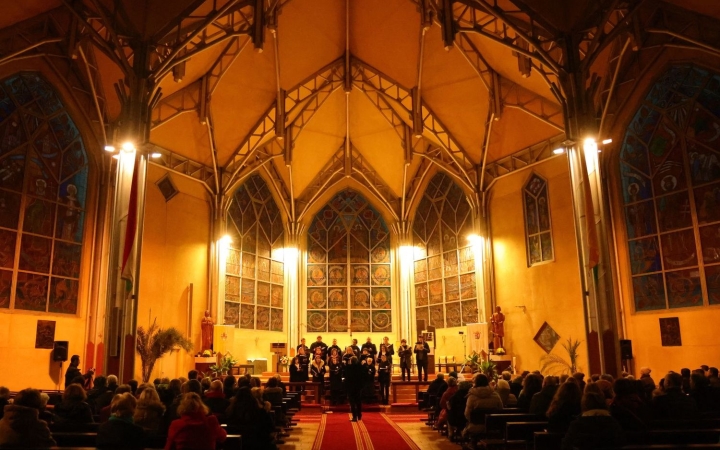 Adventi varázslat a Viadana Kamarakórussal Adventi varázslat a Viadana Kamarakórussal