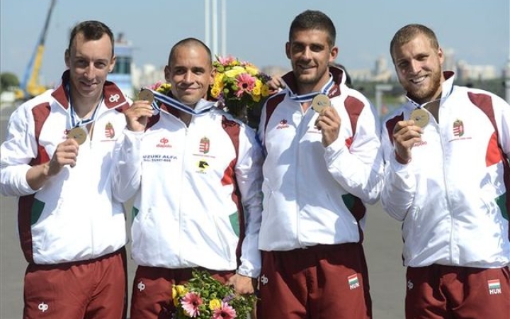 Kajak-kenu vb - Vass Andrásék bronzérmesek az 1000 méteres kenu négyesben