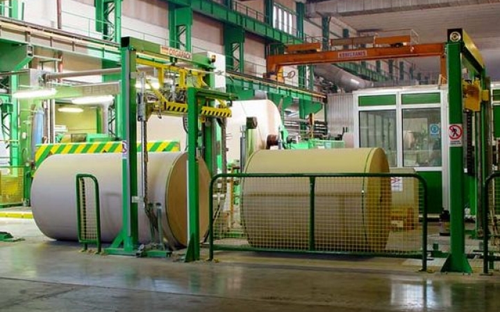 Szabad gyárlátogatás a papírgyárban, utána koncertek, mulatság