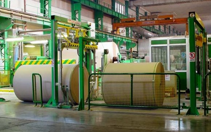 Szabad gyárlátogatás a papírgyárban, utána koncertek, mulatság