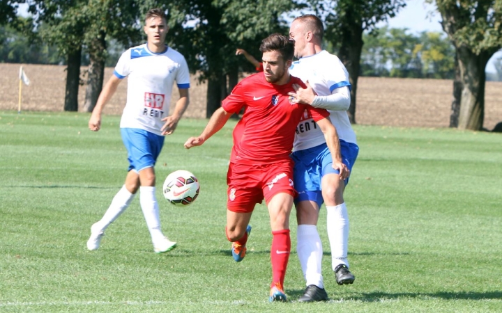 Labdarúgás: hazai vereség