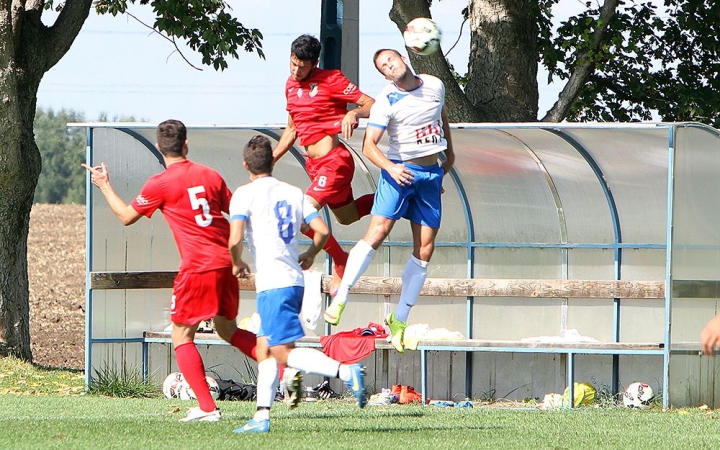 Labdarúgás: pontért, pontokért utazik a DPASE