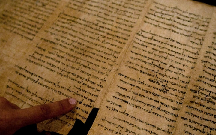 Ötezer éves tóra-tekercsek az Intercisában