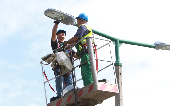 Végeztek az ezernyolcszáz lámpa cseréjével