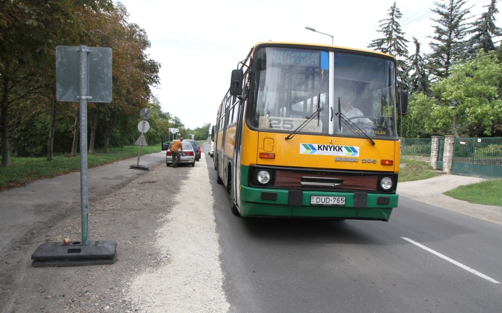 Ideiglenes buszmegálló a Magyar úton