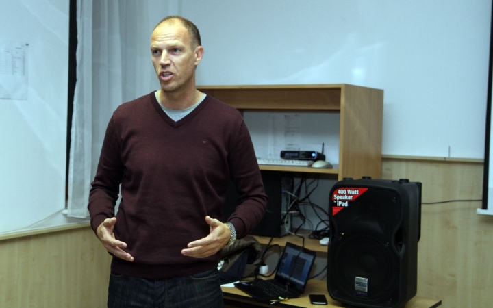 Labdarúgás: rögös az út a profik világába