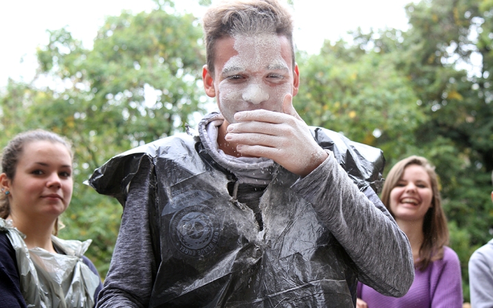 Sűrű nap a Rostiban