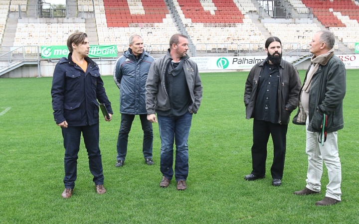 Labdarúgás: FIFA-bejárás a stadionban