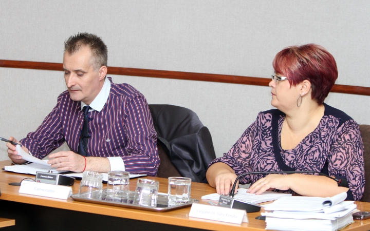 Önkormányzati támogatás a déli határon szolgálatot teljesítő újvárosi rendőröknek