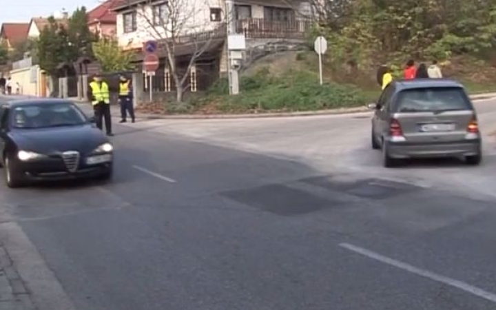 Útlezárás, terelés, parkolás - minden, amit tudni kell a hétvégi közlekedésről