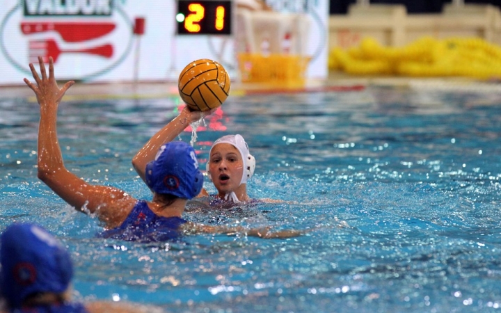 Vízilabda: újra a bajnok ellen