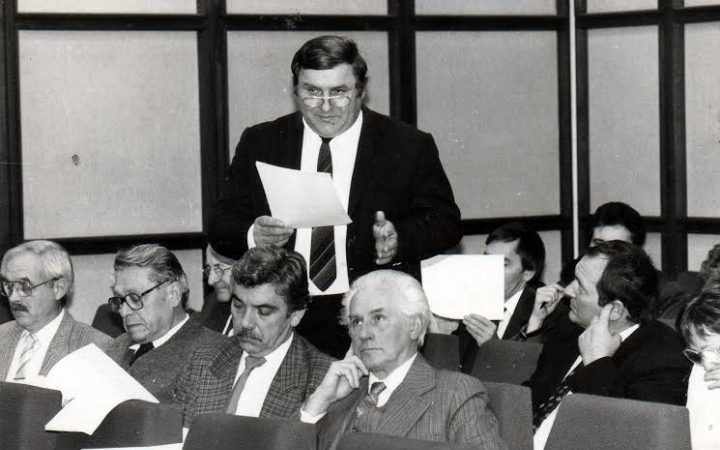 A rendszerváltás hajnalán - Egy volt képviselő szemüvegén keresztül