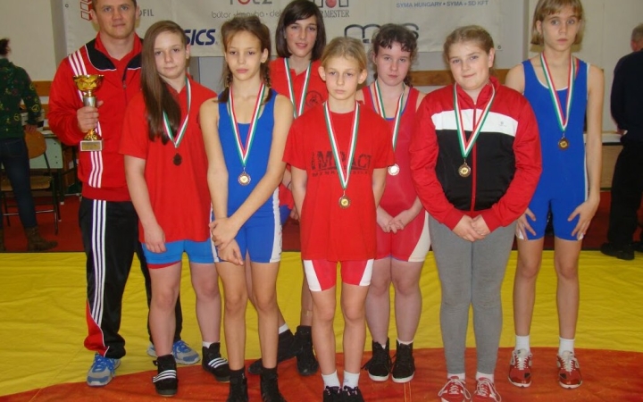 Birkózás: bronzos lányok