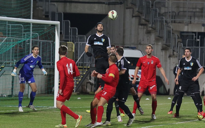 Labdarúgás: döntetlen az idényzárón