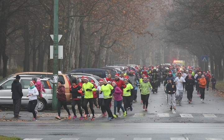 Jótékonysági Mikulásfutás