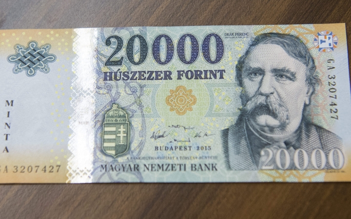 Jön az új húszezres