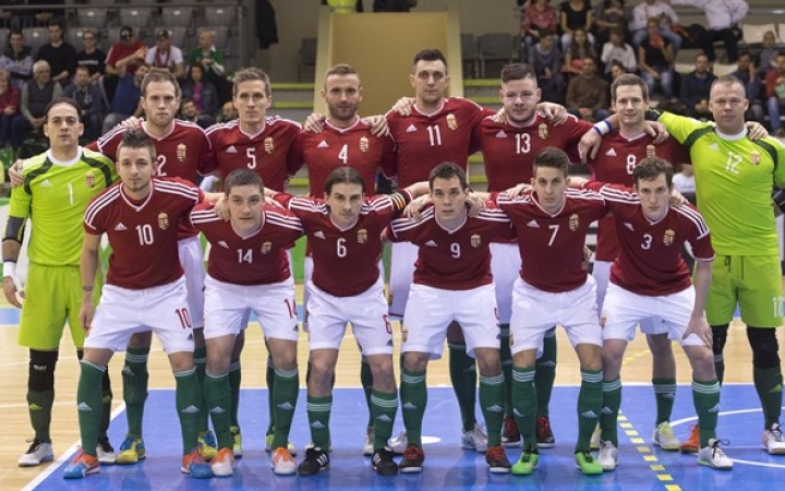 Futsal: második helyen tovább