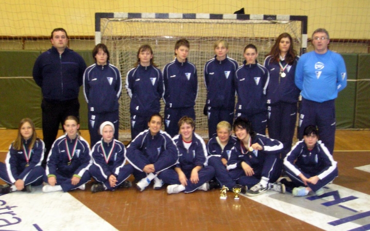 Hölgyek a pályán!