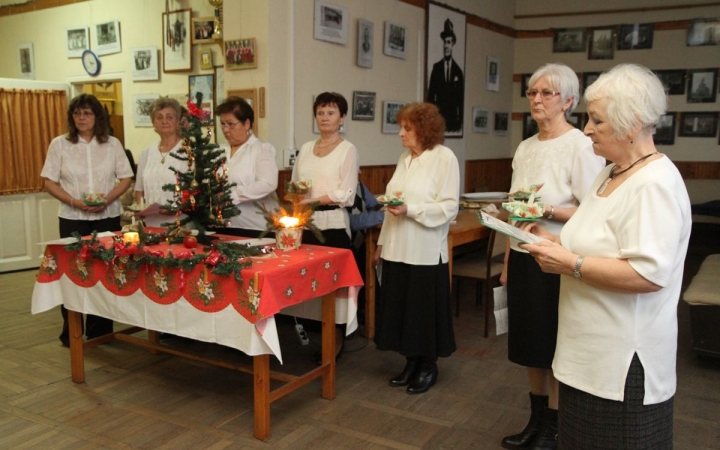 Névnapot, karácsonyt ünnepeltek