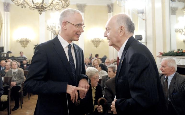 Az jön haza, aki el sem ment soha igazán