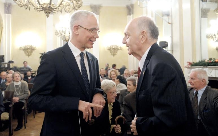 Az jön haza, aki el sem ment soha igazán