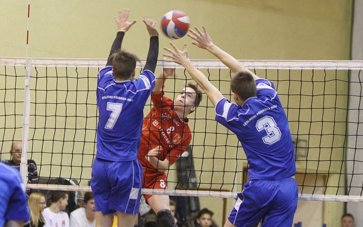 Röplabda: simán, könnyedén