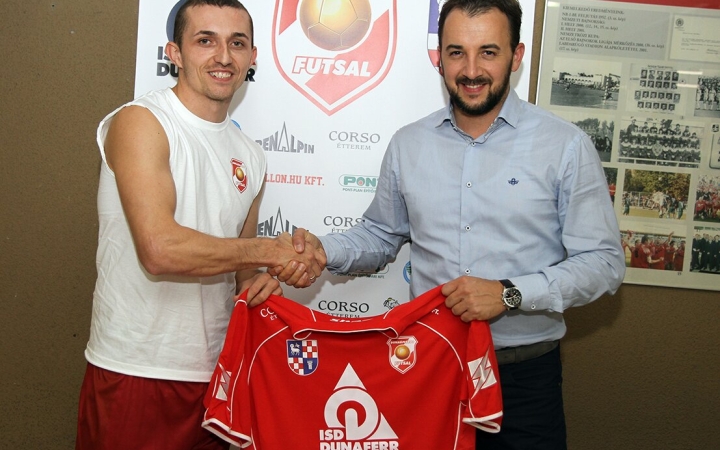 Futsal: bombaigazolás a Dunaferrnél!