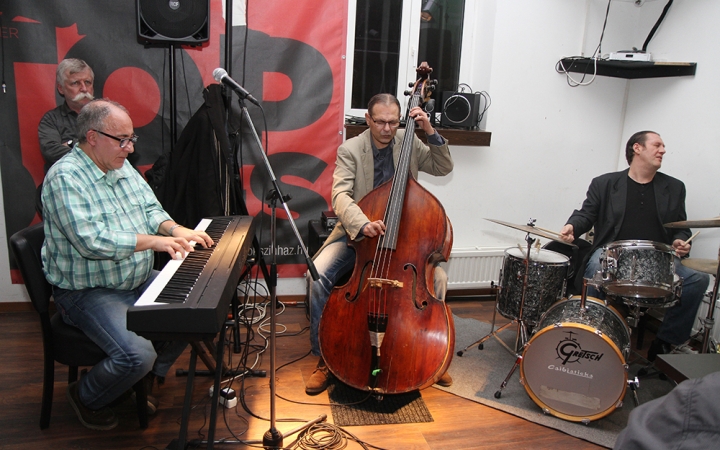 DO-videó - Pintér Zoltán Trió a Művészben