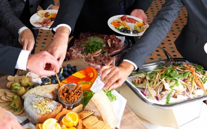 Itt torkoskodhatunk holnap