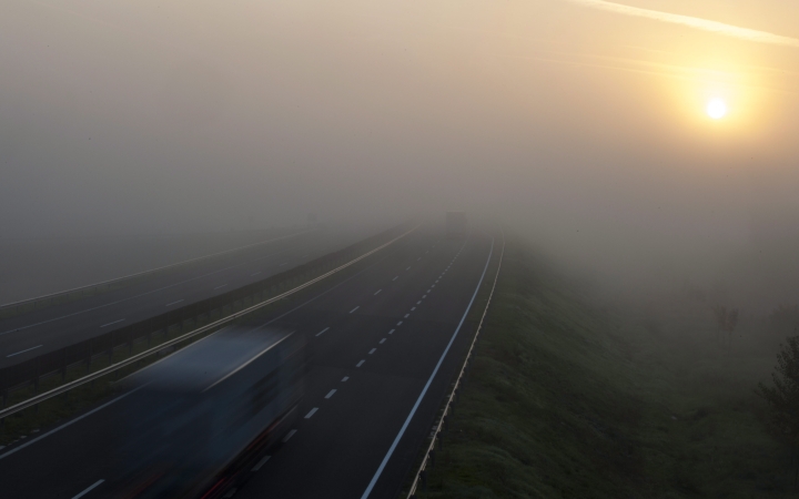 Langymeleg idő esővel, köddel - Hétvégi előrejelzés