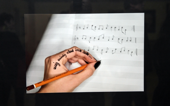 Kirakós - Új kiállítás a gimiben