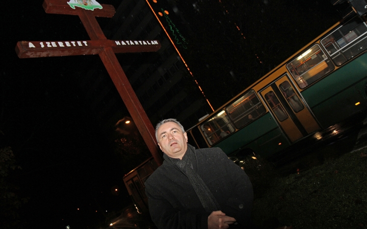 Kettős keresztet állított a Jobbik