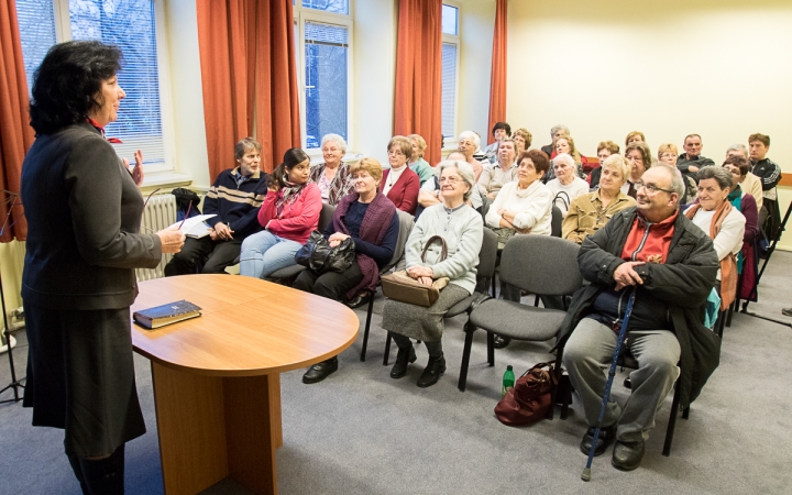 Az apostoloktól Jézus eljöveteléig – Bibliai Szabadegyetem