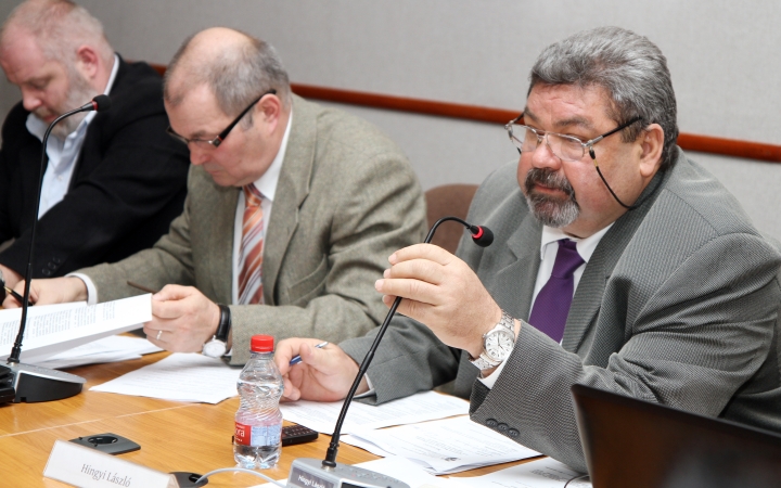 Közgyűlés - Nem oszlatta fel magát a képviselőtestület