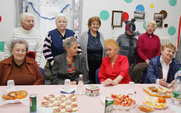 Farsangi mulatság az Őszirózsa klubban